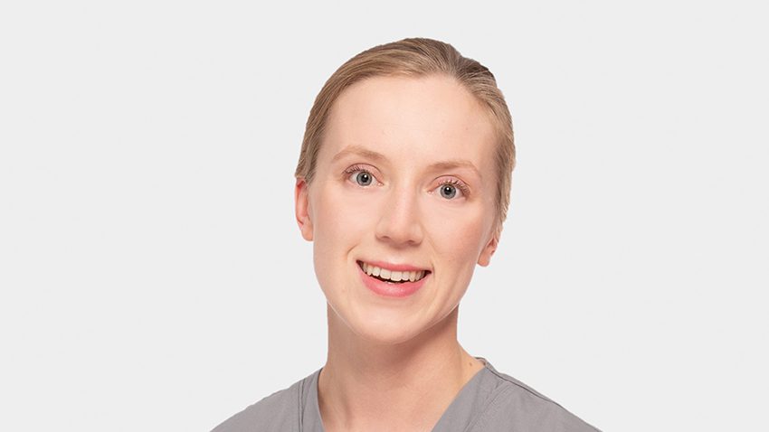 HLL Ella Brandt väittelee 28.11.2025 Kuvassa väittelijän kasvokuva.