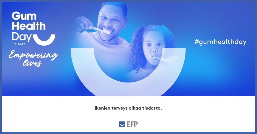 Gum Health Day 2026 Sinisävyisessä kuvassa teemapäivän logo sekä isä ja lapsi pesemässä hampaita.